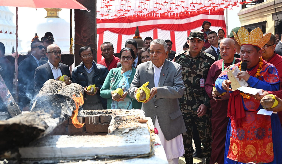 राष्ट्रपति पौडेलद्वार स्वयम्भू महाचैत्यको पूजा सम्पन्न