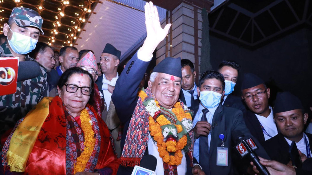नवनिर्वाचित राष्ट्रपति पौडेलद्वारा पशुपतिनाथको दर्शन