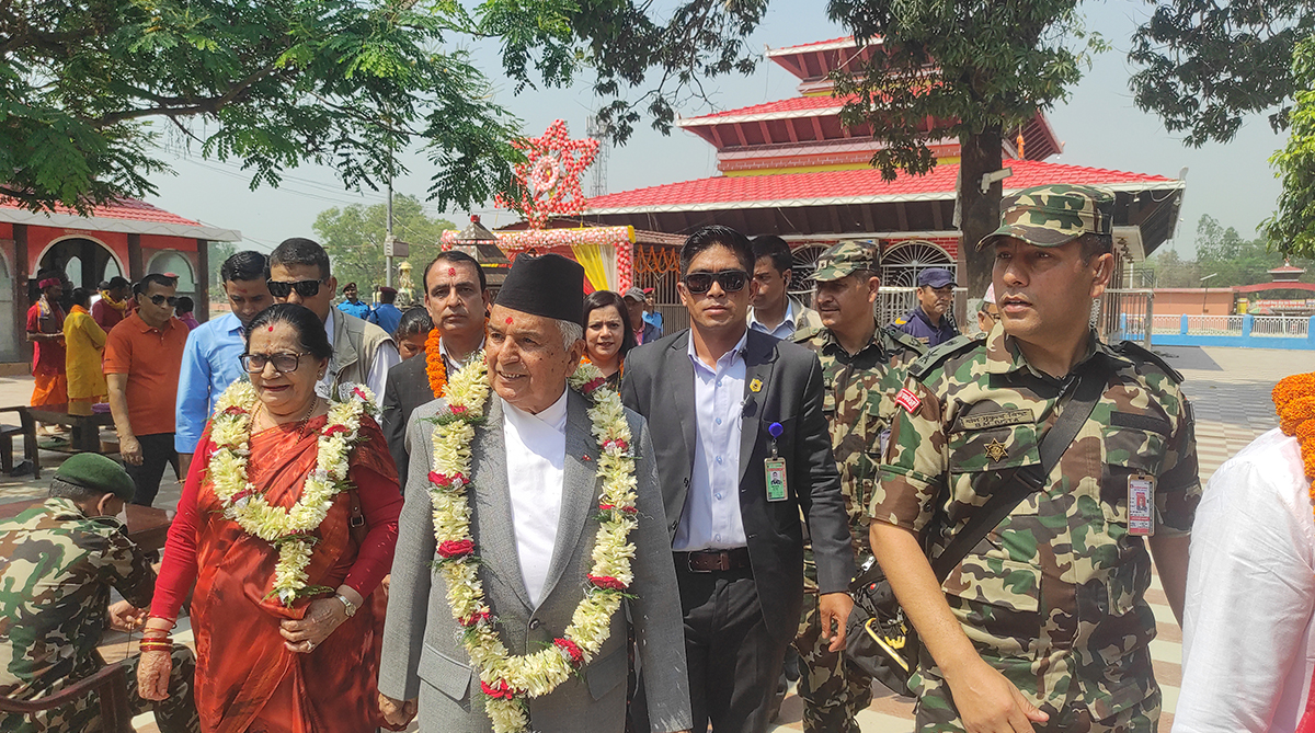 राष्ट्रपतिद्वारा छिन्नमस्ता मन्दिरमा पूजाअर्चना