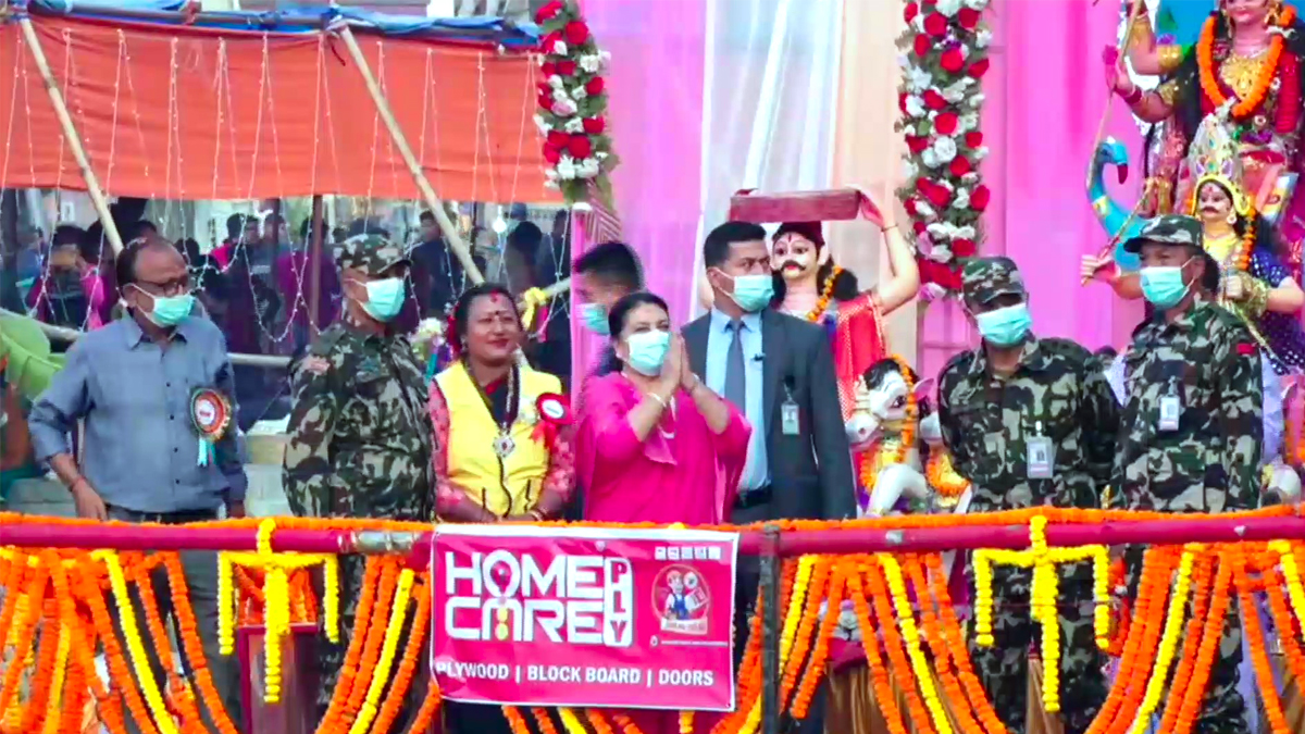 राष्ट्रपतिले गुह्येश्वरी पुगेर गरिन् छठी माताको दर्शन