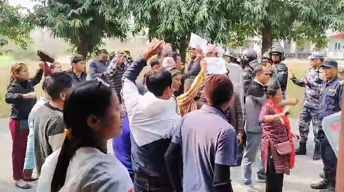 झापामा एक दर्जन रास्वपा कार्यकर्ता प्रहरी नियन्त्रणमा 