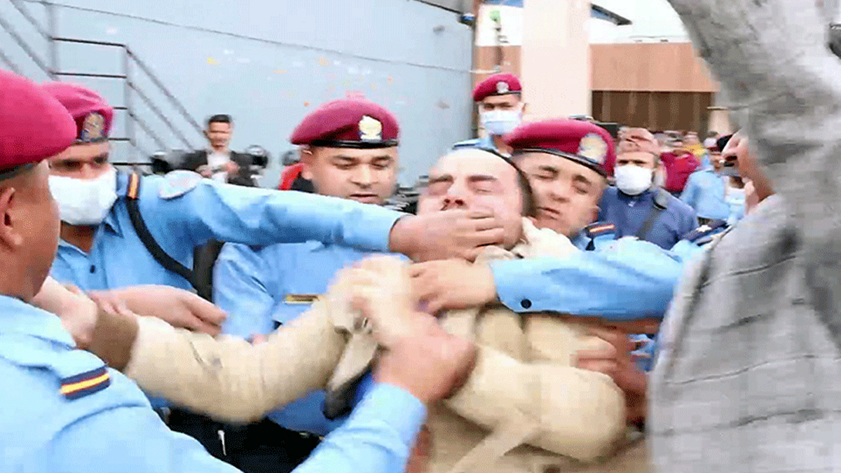 प्रधानमन्त्रीविरुद्ध नाराबाजी गर्दा जेलमा राखिएका युवक धराैटी बुझाएर रिहा