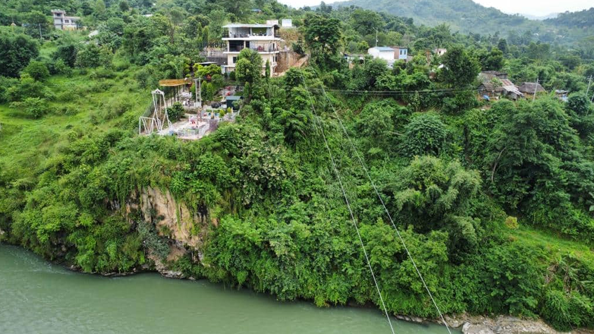 तनहुँ परेवाडाँडामा जिपलाइन र स्काई रोप साइक्लिङको निर्माण अन्तिम चरणमा
