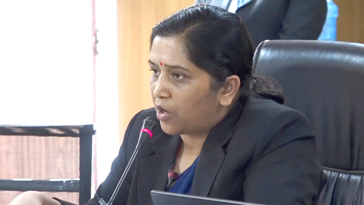 बिनु र निहारिकालाई गृहमन्त्रीसँग भेट्ने वातावरण बनाउन संसदीय समितिकाे निर्देशन