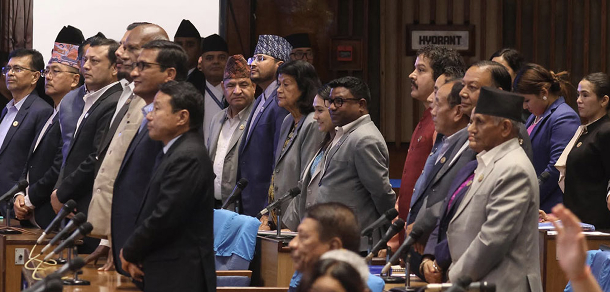 विपक्षीको नाराबाजीपछि प्रतिनिधिसभा बैठक आधा घण्टाका लागि स्थगित 