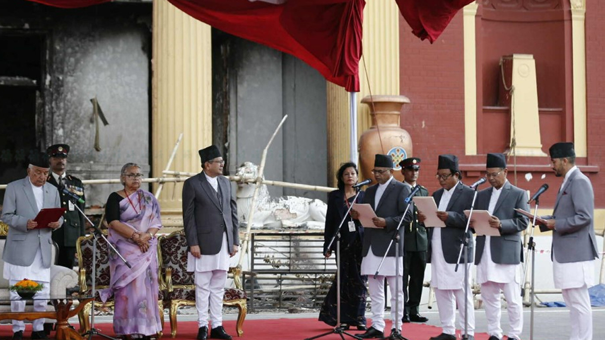 मन्त्रीहरूको शपथ समारोहमा सभामुख घिमिरे पनि सहभागी