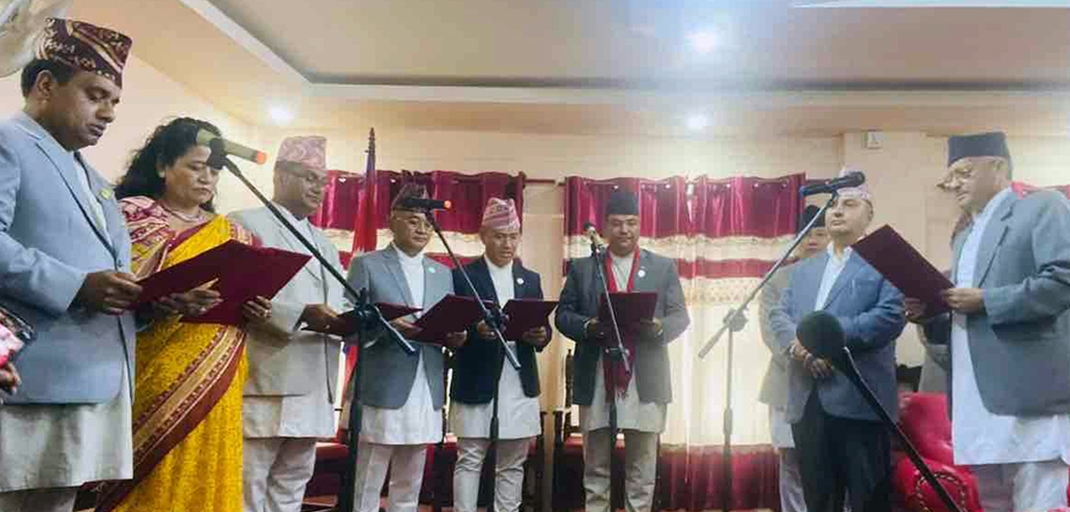वाग्मती प्रदेशका नवनियुक्त ६ मन्त्रीले लिए पद तथा गोपनीयताको शपथ