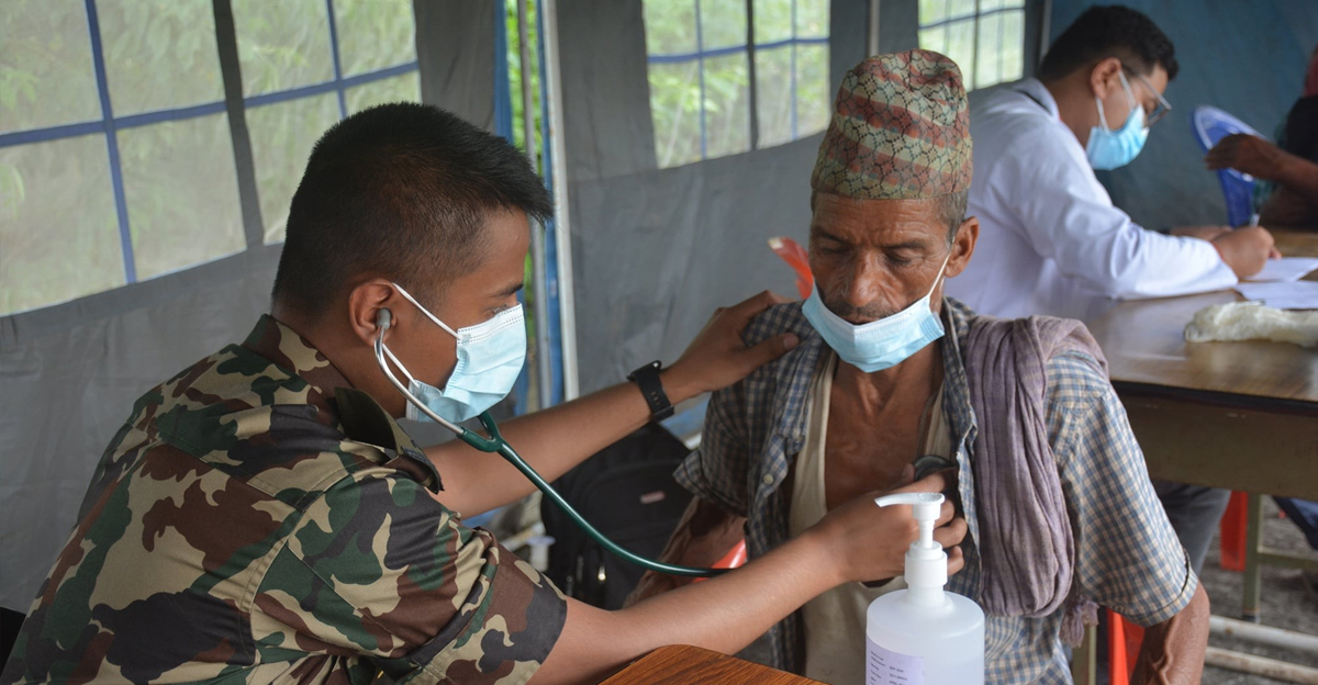 नेपाली सेनाद्वारा सुर्खेतमा बृहत् स्वास्थ्य शिविर