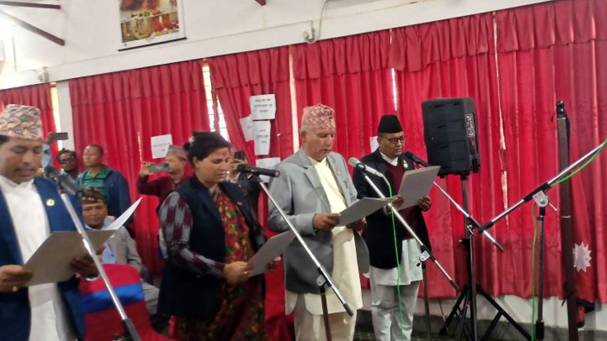 कर्णालीमा चार मन्त्रीले लिए शपथ
