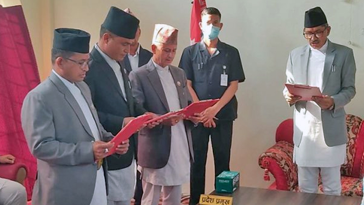 सुदूरपश्चिममा तीन मन्त्री र एक राज्यमन्त्रीले लिए शपथ