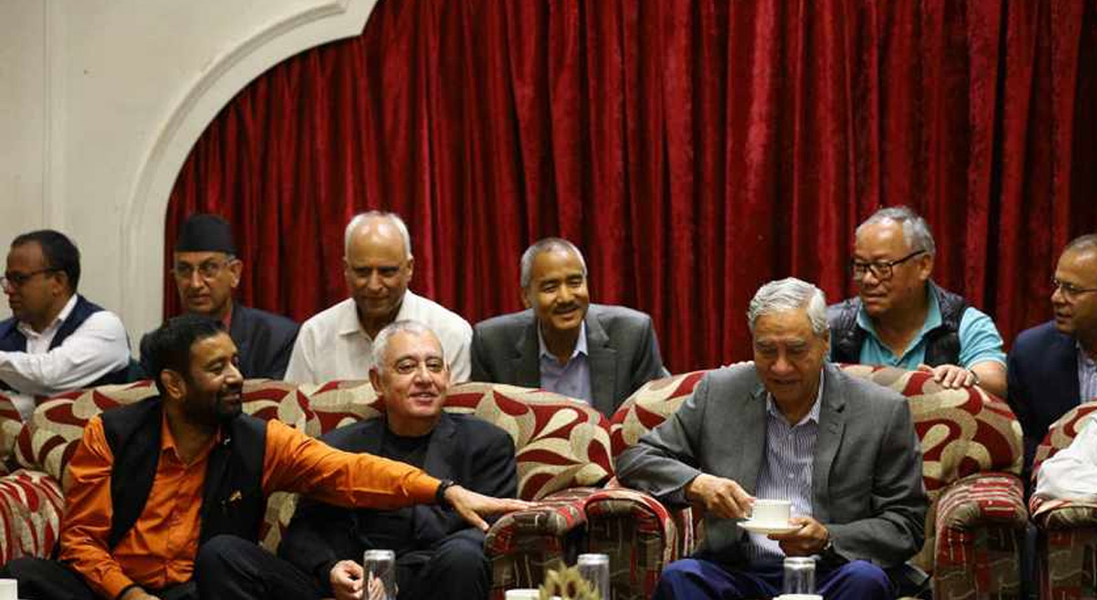 कांग्रेस नेता शशांकले गरे चियापान कार्यक्रम