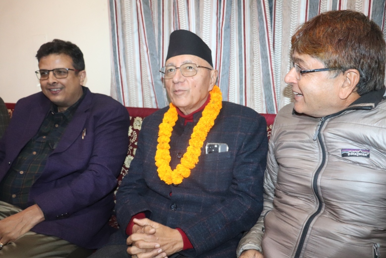 माओवादी नेतृत्वको सरकार परिवर्तन गर्नुको विकल्प छैन : कोइराला
