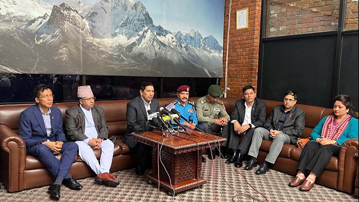 स्वदेश फर्किए उपप्रधानमन्त्री श्रेष्ठ