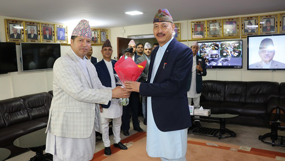 कामु प्रधानन्यायाधीश श्रेष्ठले गरे पदभार ग्रहण