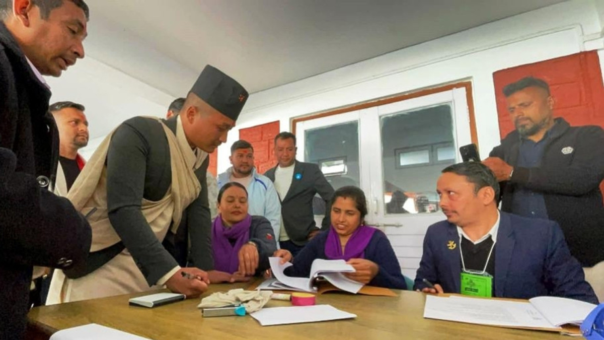 सुदन गुरुङले दर्ता गराए गोरखा १ मा रास्वपाबाट उम्मेवारी