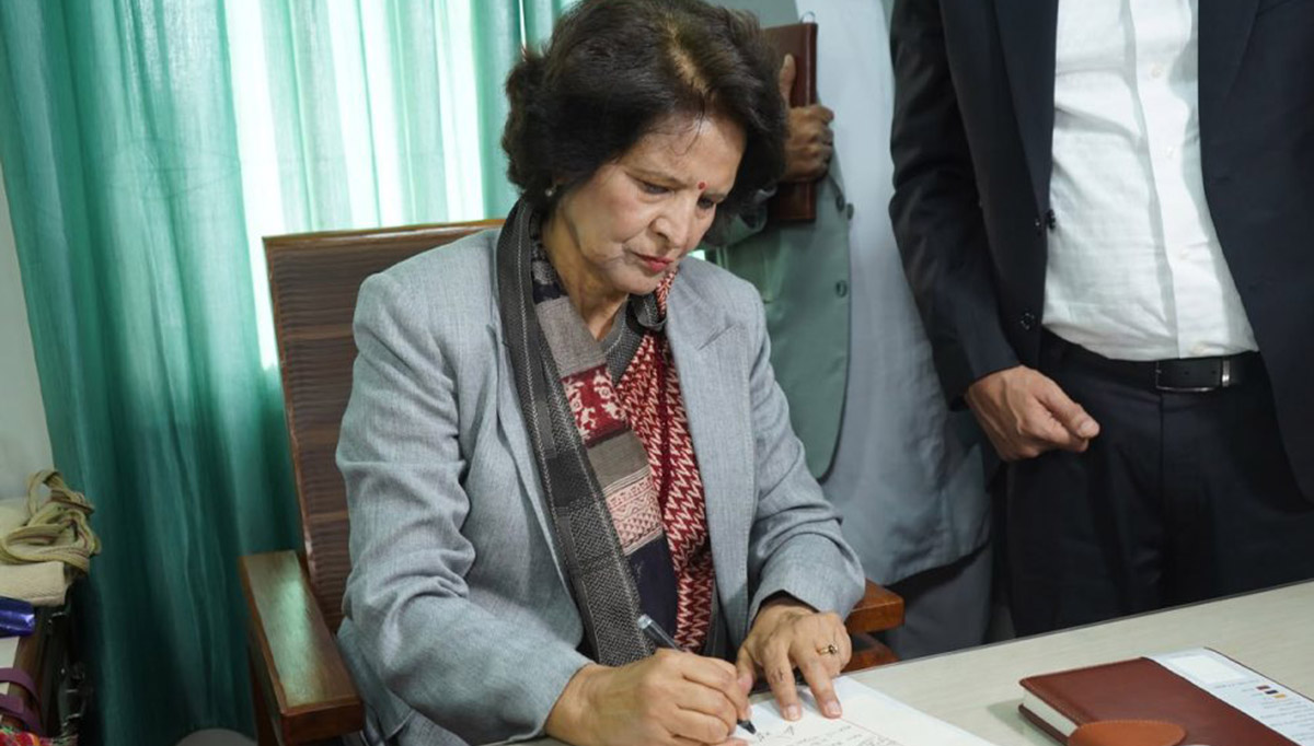 स्वास्थ्यमन्त्री शर्माले गरिन् पदभार ग्रहण