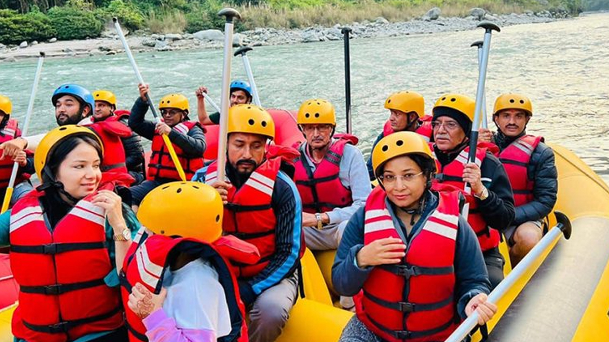 पूर्वसभामुख सापकोटालाई लिएर परिवारका सदस्यसहित सुकुटे पुगे प्रचण्ड