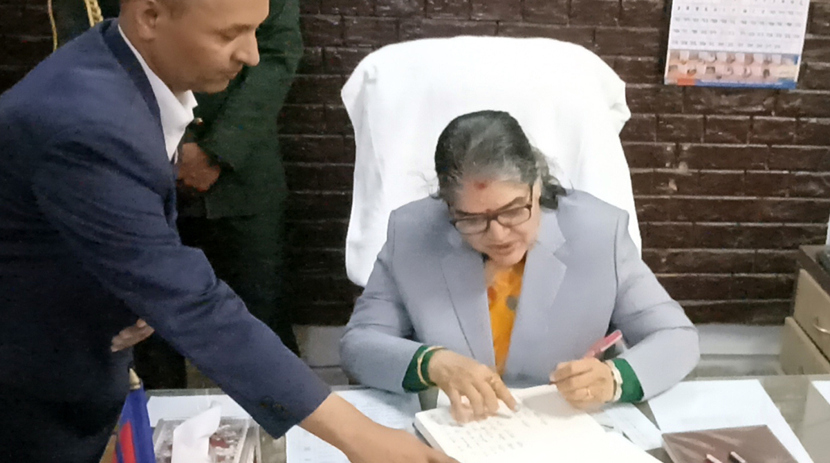 प्रदेश प्रमुख भण्डारीले गरिन पदभार ग्रहण