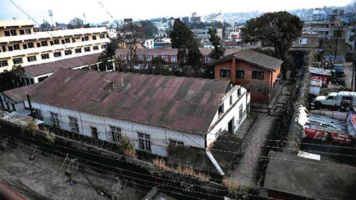 सेन्ट्रल जेलबाट पूर्वमन्त्री रायमाझी, पूर्व सचिव पाण्डेसहित ३ हजार बढी कैदी भागे 