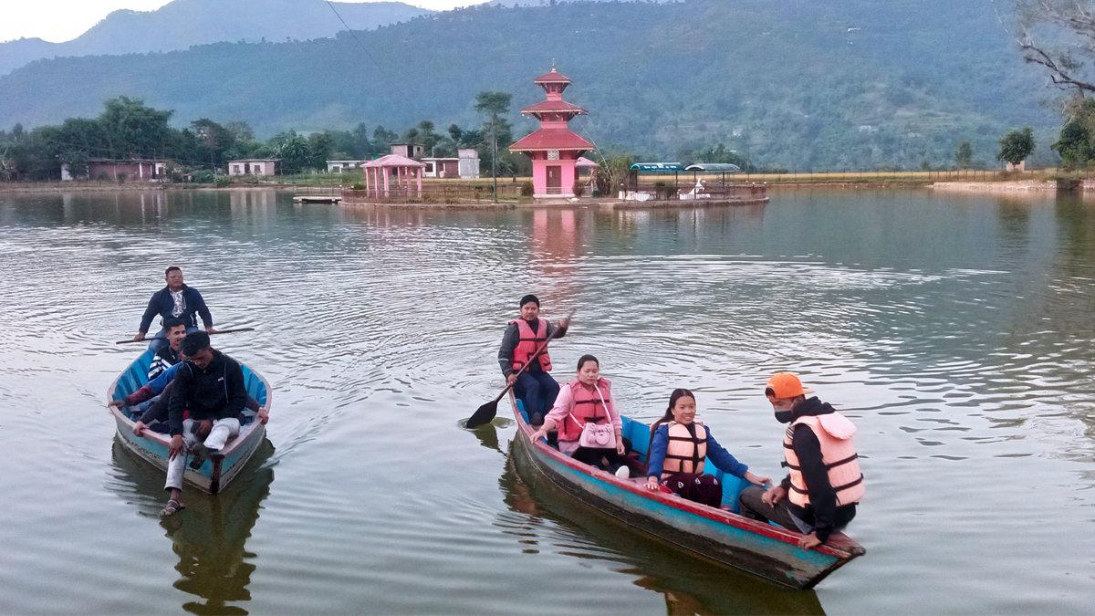 तालपोखरामा आन्तरिक पर्यटकसँगै आम्दानी पनि बढ्यो