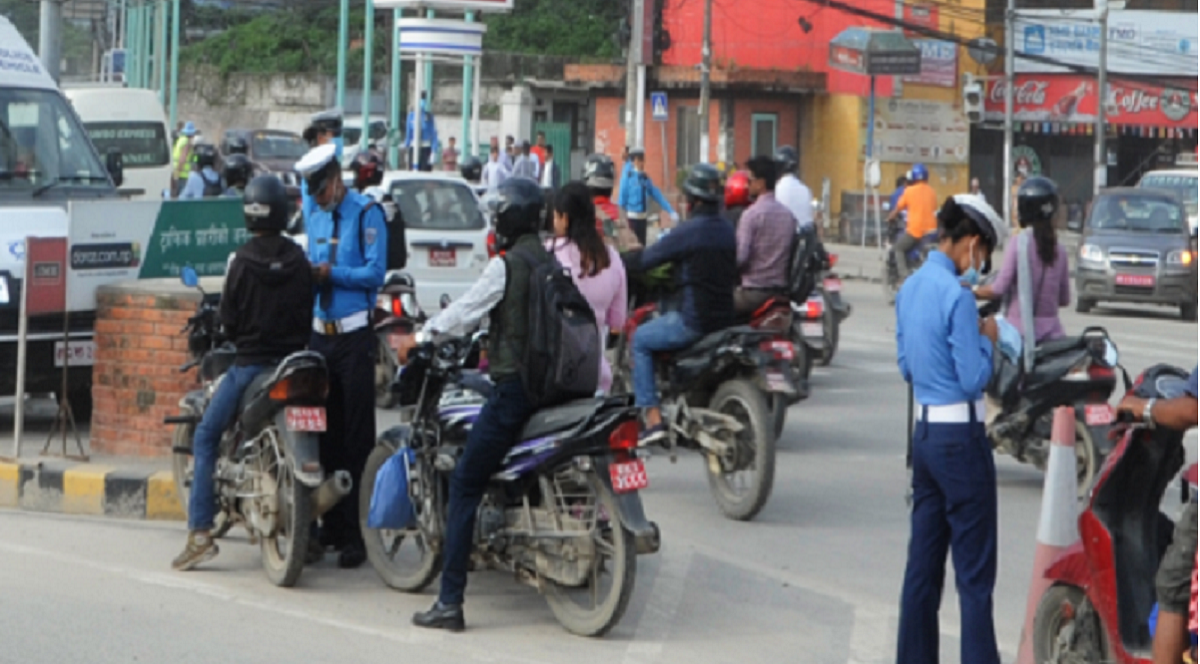 मापसे गरेर स्कुल बस चलाउने  १ जना  सहित ८७ चालक कारबाहीमा  