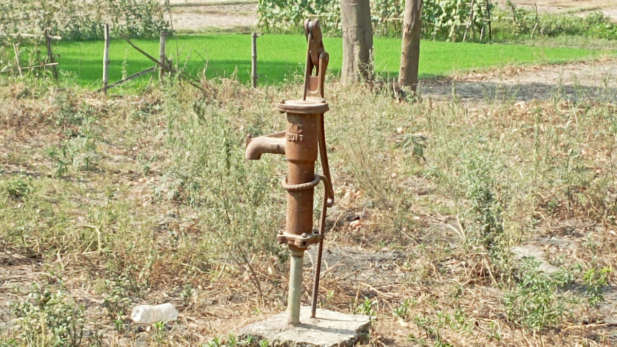 खडेरीका कारण ट्युबेलको पानी सुक्न थाल्यो