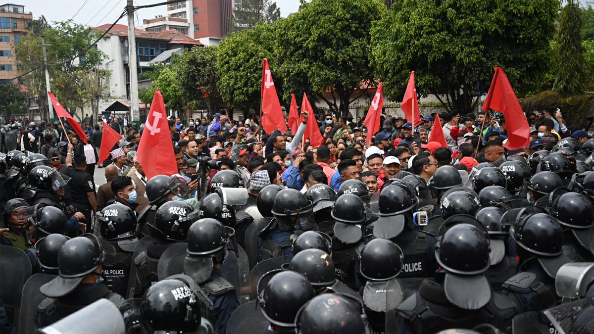 ओली पक्राउको विरोधमा एमालेले आज पनि गर्‍यो प्रदर्शन