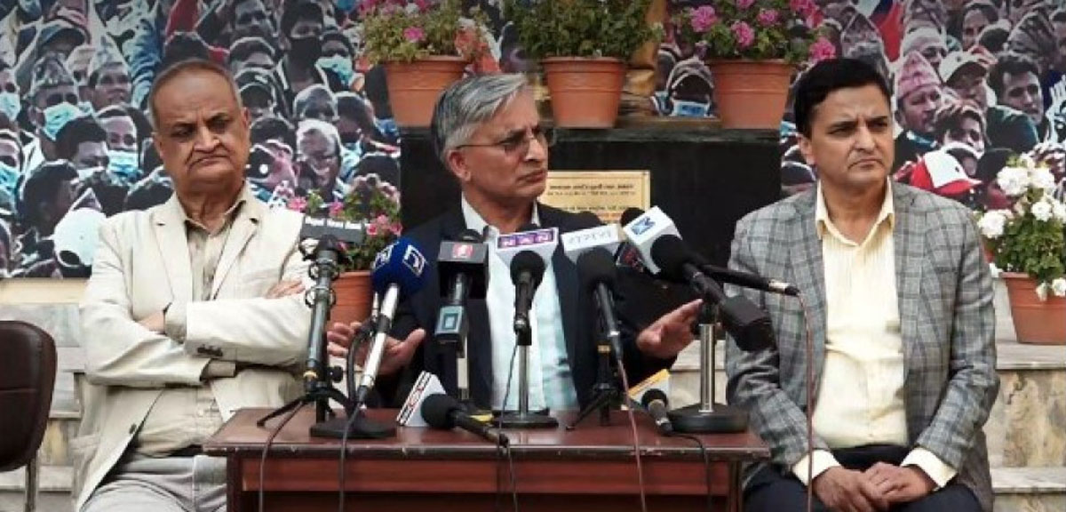प्रधानमन्त्रीलाई एमालेको प्रश्न– पूर्वप्रधामन्त्रीमाथि आक्रमण भइरहँदा सरकार किन मुकदर्शक ?