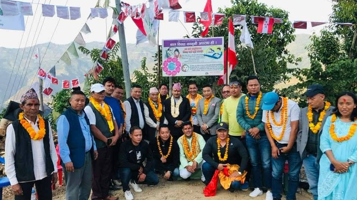 गठबन्धनका उम्मेदवारलाई मतदाताले भने- तपाइहरु बिकास दिनोस हामी भोट दिन्छौ