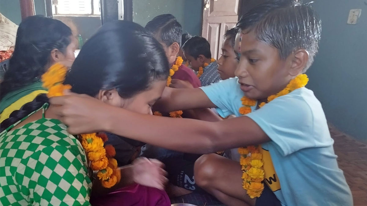 बालबालिकाले बालगृहमै लगाए भाइटीका