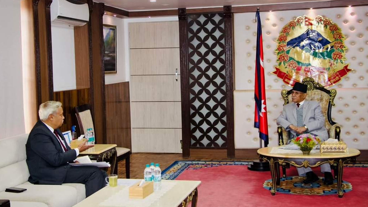 प्रधानमन्त्री प्रचण्ड र भारतीय राजदूत श्रीवास्तवबीच भेटवार्ता
