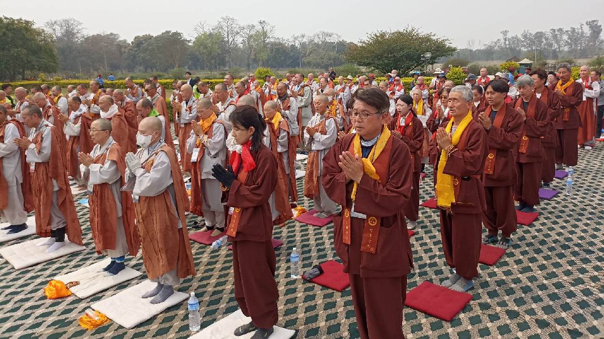 दक्षिण कोरियाका दुई सय बौद्ध तीर्थयात्रीलाई लुम्बिनीमा स्वागत