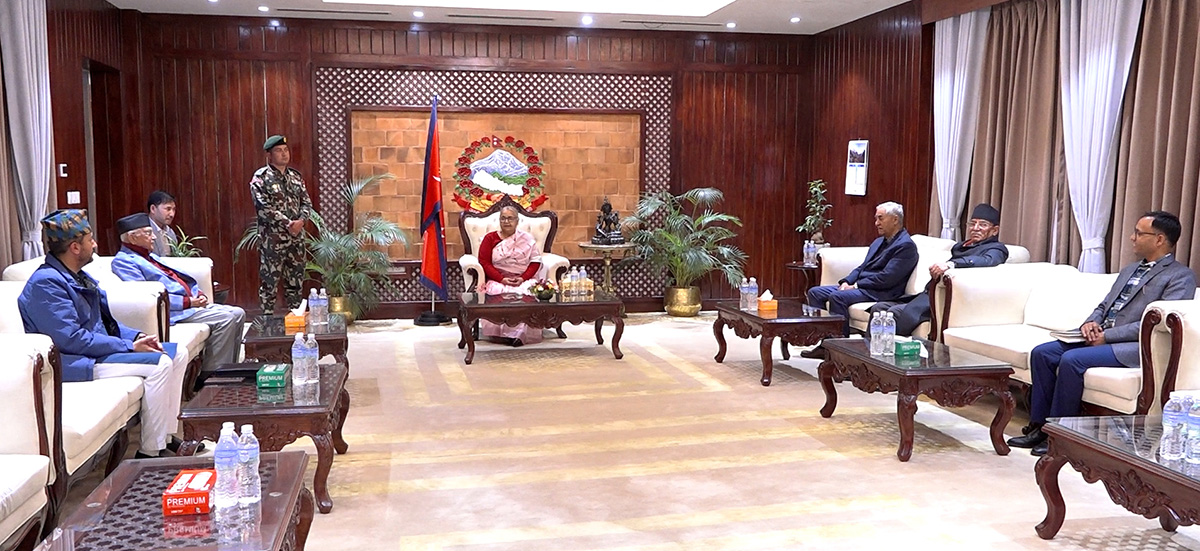 शीर्ष नेताहरुलाई प्रधानमन्त्रीले भनिन्– यो निर्वाचन जसरी पनि सफल पारौं