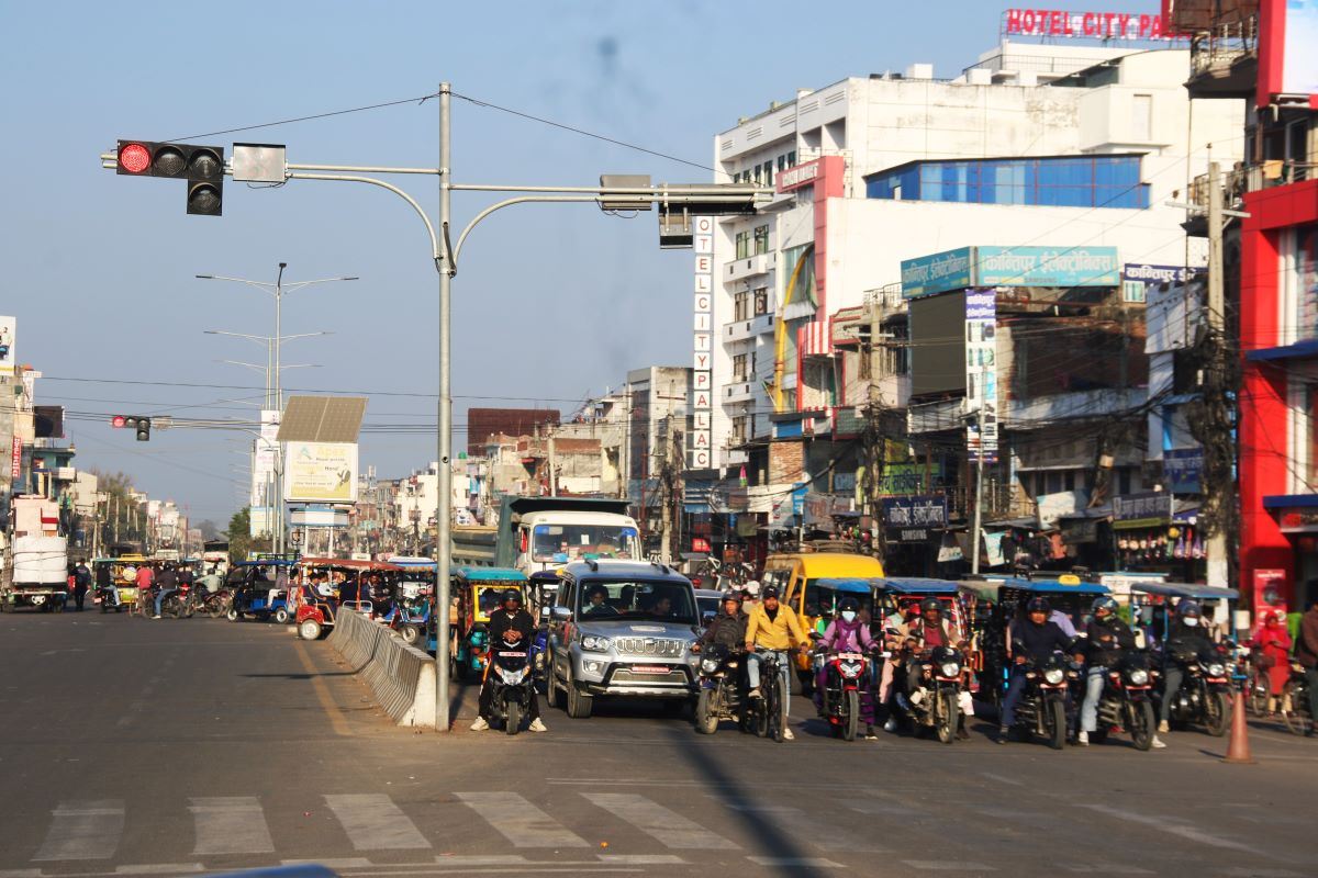 नेपालगञ्जमा पहिलोपटक ‘ट्राफिक लाइट’को नियम लागू हुँदा जे देखियो